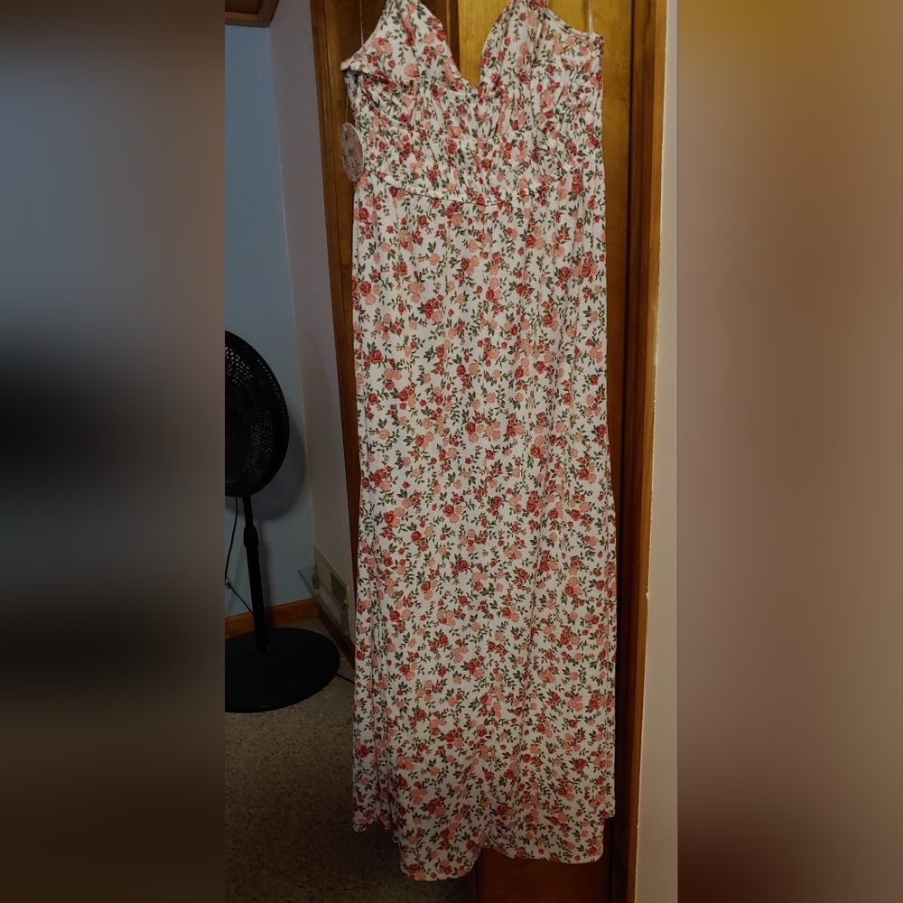 SOLD OUT Juniors Sleeveless Floral Print Dress - Picture 8 of 9